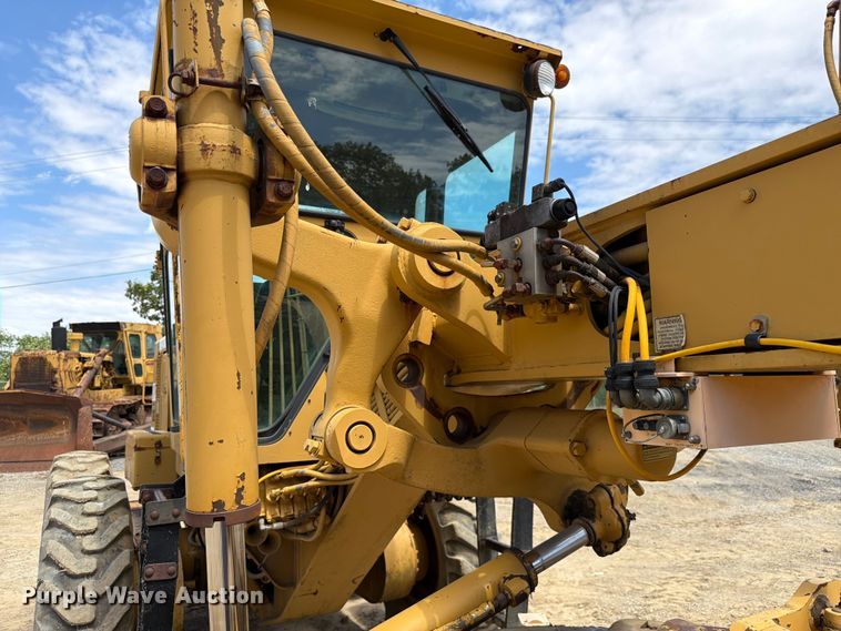 image for item FC3083 1994 Caterpillar 12G motor grader
