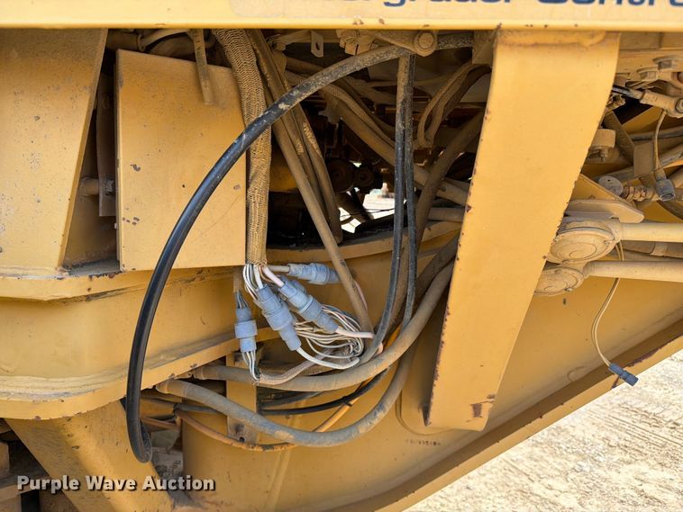 image for item FC3083 1994 Caterpillar 12G motor grader