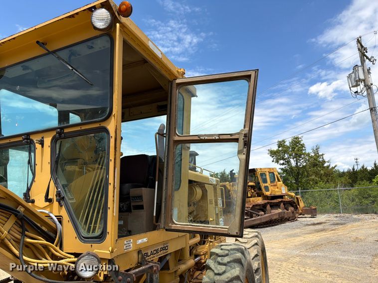image for item FC3083 1994 Caterpillar 12G motor grader