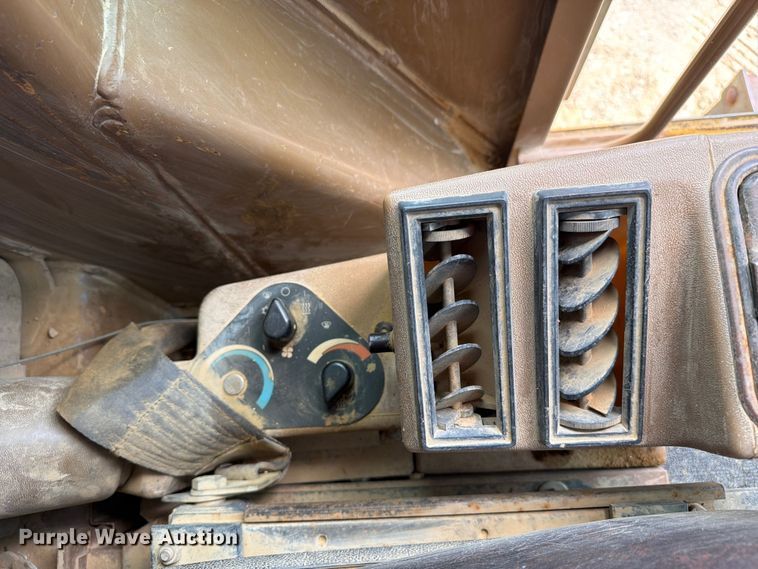 image for item FC3083 1994 Caterpillar 12G motor grader