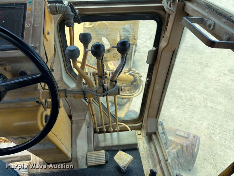 image for item FC3083 1994 Caterpillar 12G motor grader