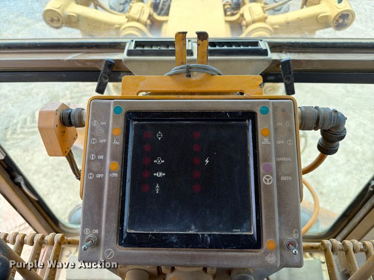 image for item FC3083 1994 Caterpillar 12G motor grader