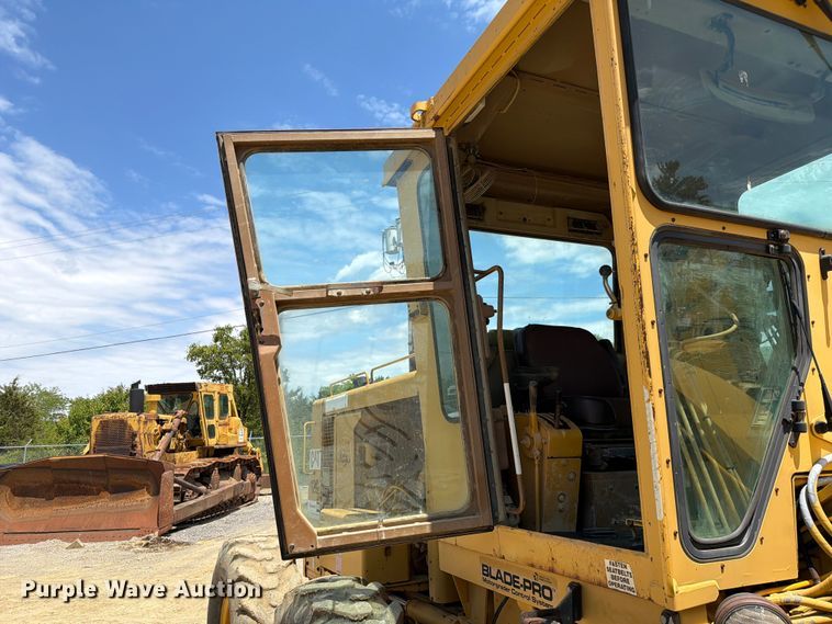 image for item FC3083 1994 Caterpillar 12G motor grader