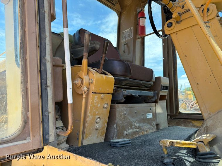 image for item FC3083 1994 Caterpillar 12G motor grader
