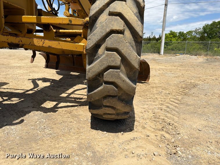 image for item FC3083 1994 Caterpillar 12G motor grader