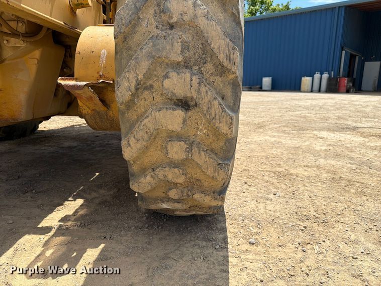 image for item FC3083 1994 Caterpillar 12G motor grader