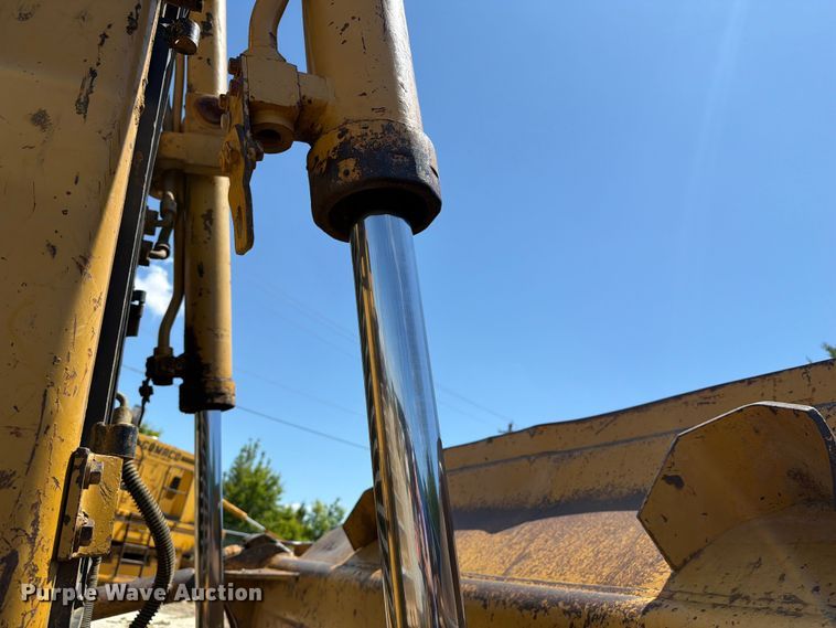 image for item FC3084 1990 Caterpillar D8N dozer