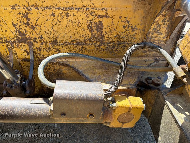 image for item FC3084 1990 Caterpillar D8N dozer