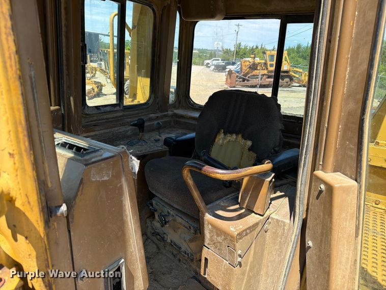 image for item FC3084 1990 Caterpillar D8N dozer