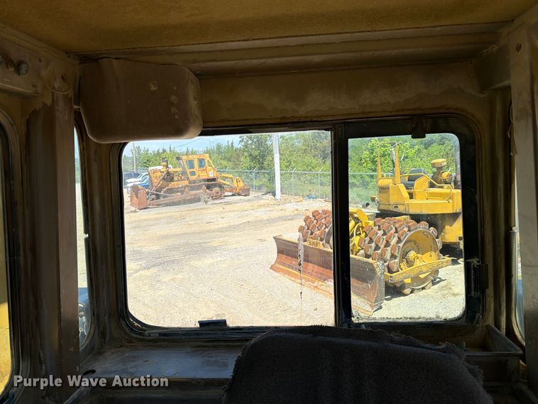image for item FC3084 1990 Caterpillar D8N dozer