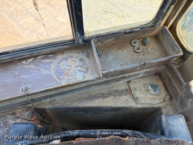 image for item FC3084 1990 Caterpillar D8N dozer