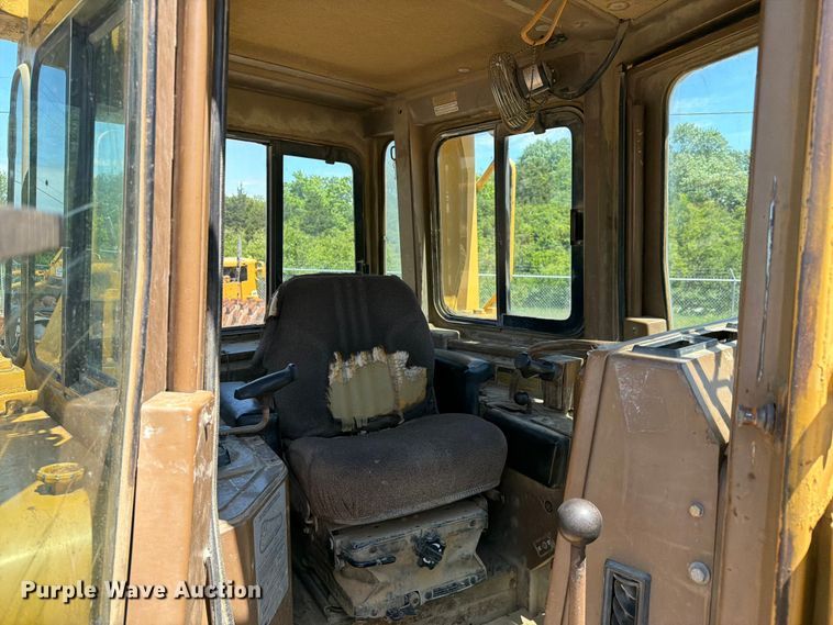 image for item FC3084 1990 Caterpillar D8N dozer