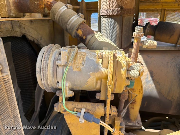image for item FC3084 1990 Caterpillar D8N dozer