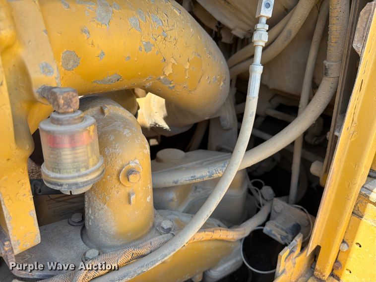 image for item FC3084 1990 Caterpillar D8N dozer