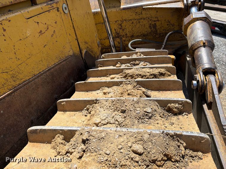 image for item FC3084 1990 Caterpillar D8N dozer