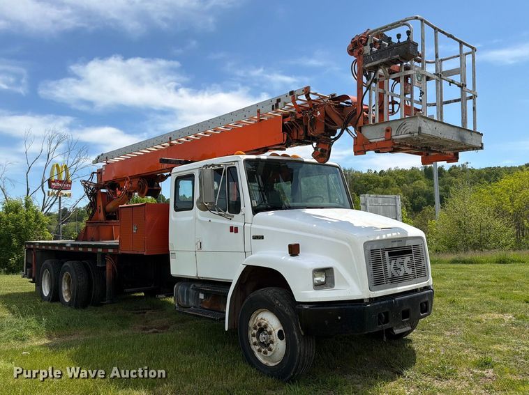 image for item FC3094 2000 Freightliner FL70 bucket truck