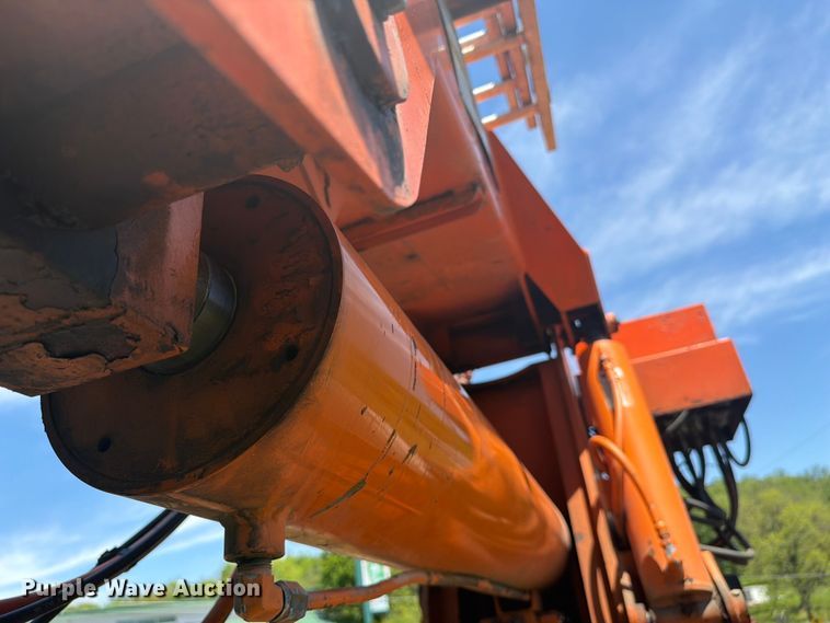 image for item FC3094 2000 Freightliner FL70 bucket truck