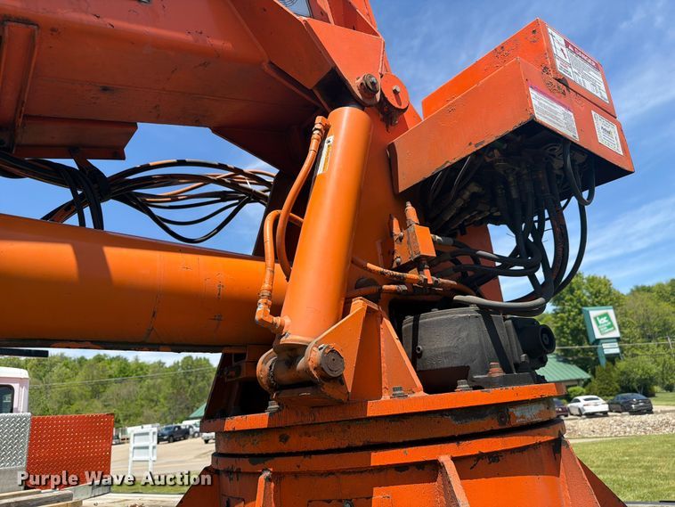 image for item FC3094 2000 Freightliner FL70 bucket truck