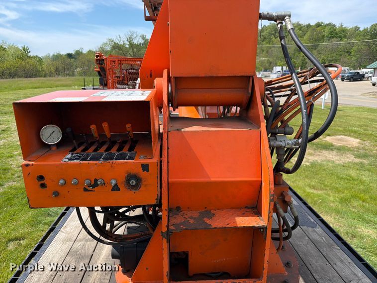 image for item FC3094 2000 Freightliner FL70 bucket truck