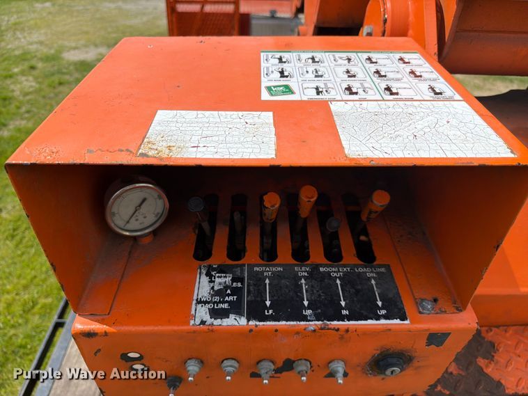 image for item FC3094 2000 Freightliner FL70 bucket truck