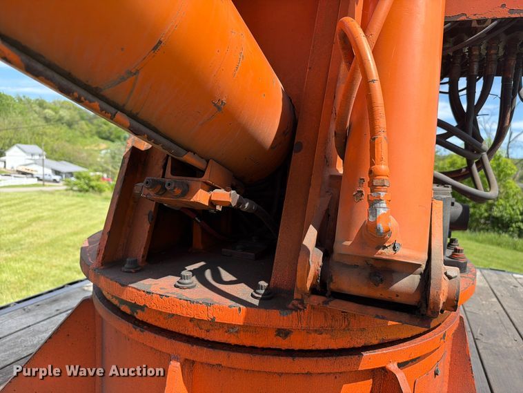 image for item FC3094 2000 Freightliner FL70 bucket truck