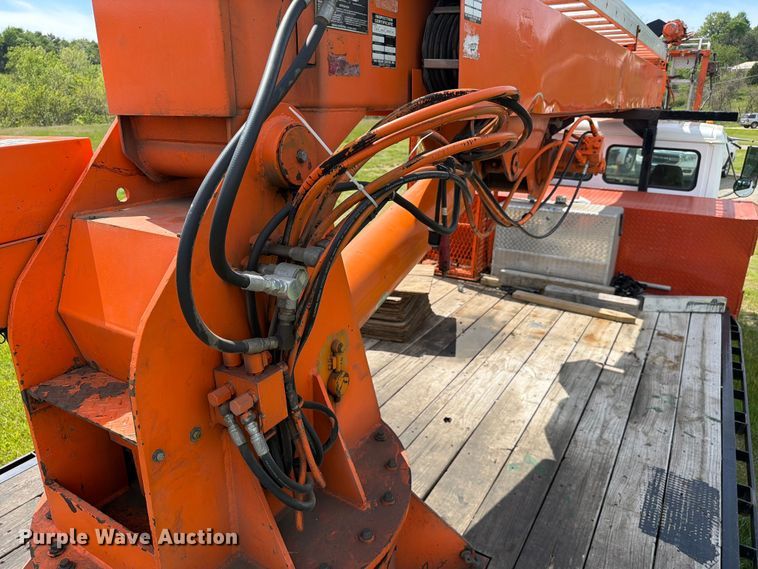 image for item FC3094 2000 Freightliner FL70 bucket truck