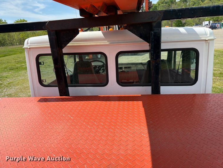 image for item FC3094 2000 Freightliner FL70 bucket truck