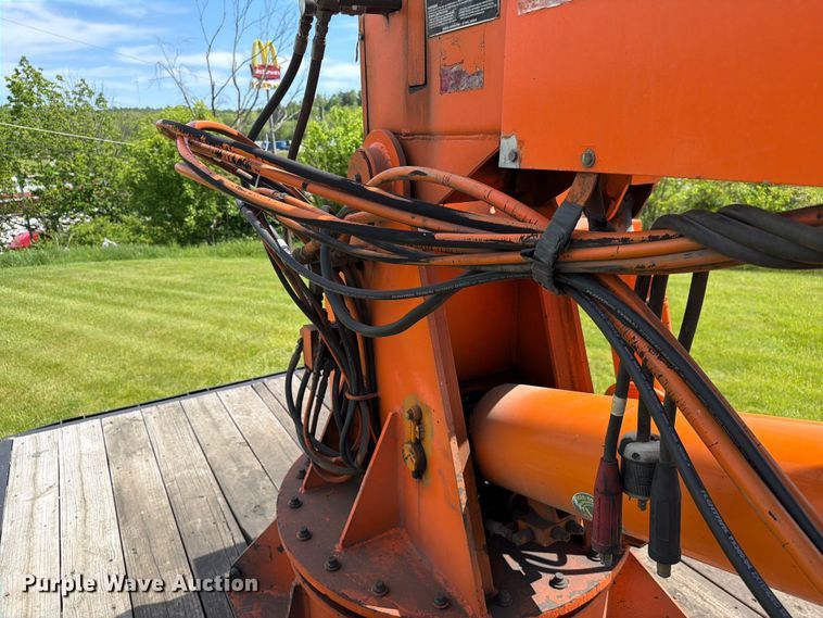 image for item FC3094 2000 Freightliner FL70 bucket truck