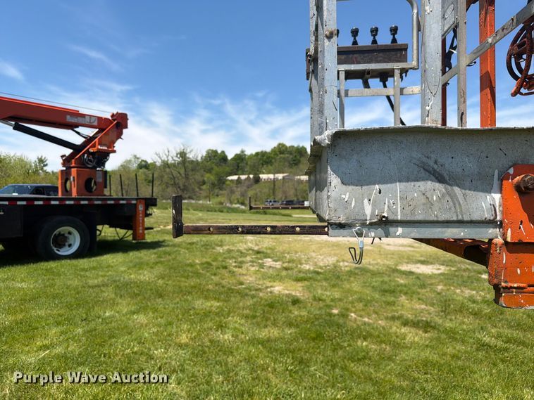 image for item FC3094 2000 Freightliner FL70 bucket truck