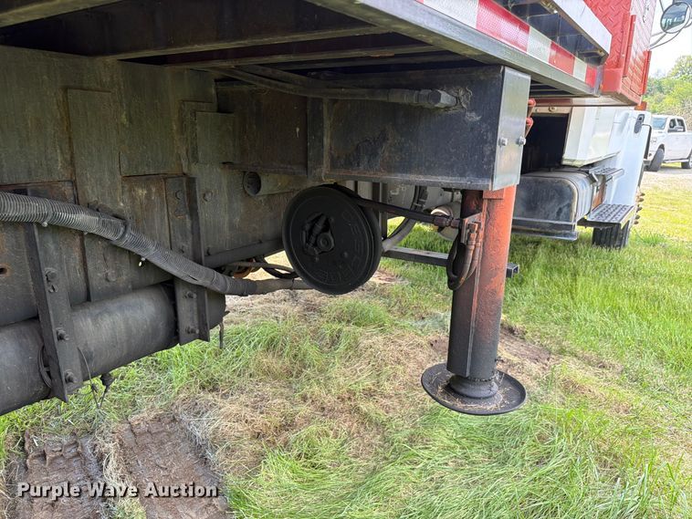 image for item FC3094 2000 Freightliner FL70 bucket truck