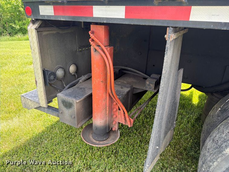 image for item FC3094 2000 Freightliner FL70 bucket truck
