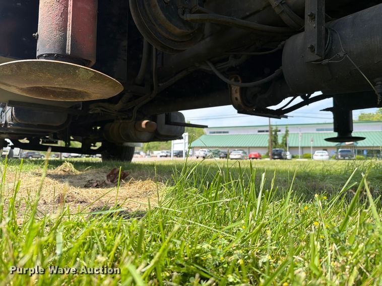 image for item FC3094 2000 Freightliner FL70 bucket truck