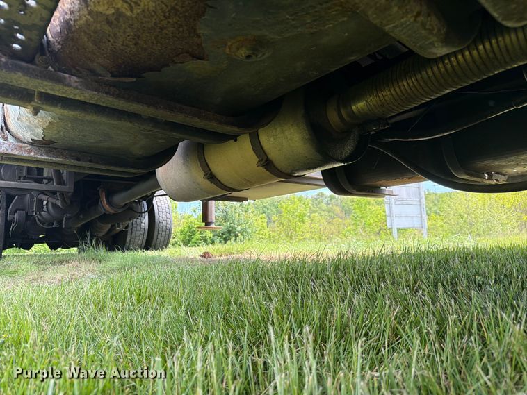 image for item FC3094 2000 Freightliner FL70 bucket truck