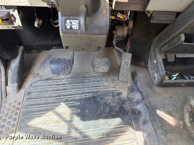 image for item FC3094 2000 Freightliner FL70 bucket truck