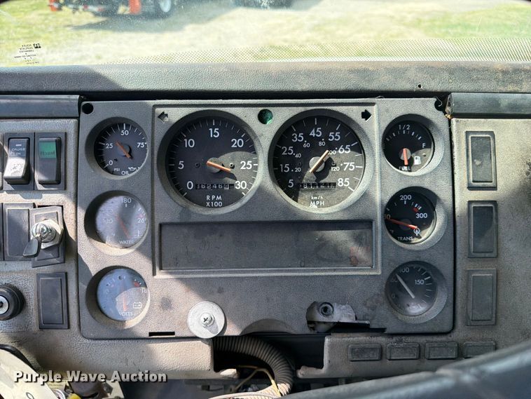 image for item FC3094 2000 Freightliner FL70 bucket truck