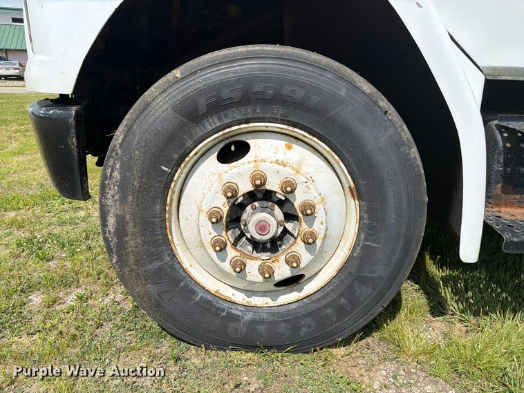 image for item FC3094 2000 Freightliner FL70 bucket truck