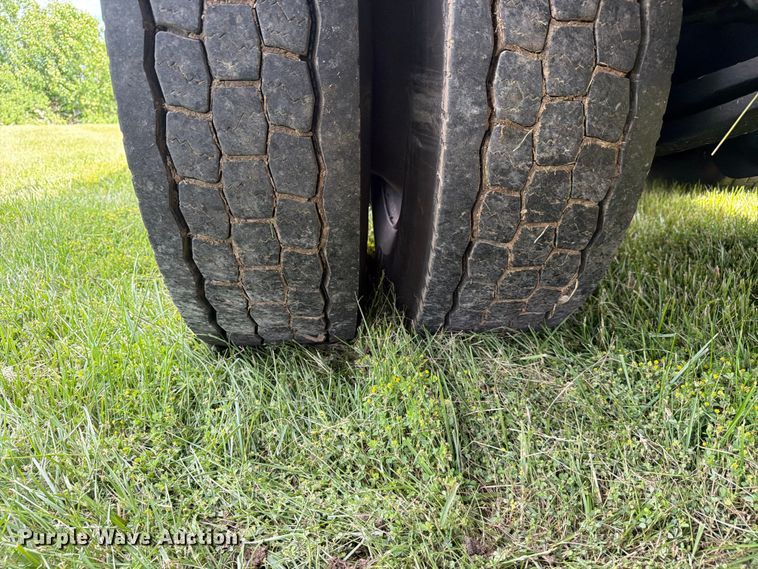 image for item FC3094 2000 Freightliner FL70 bucket truck