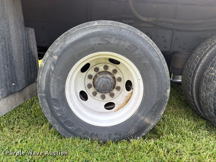 image for item FC3094 2000 Freightliner FL70 bucket truck