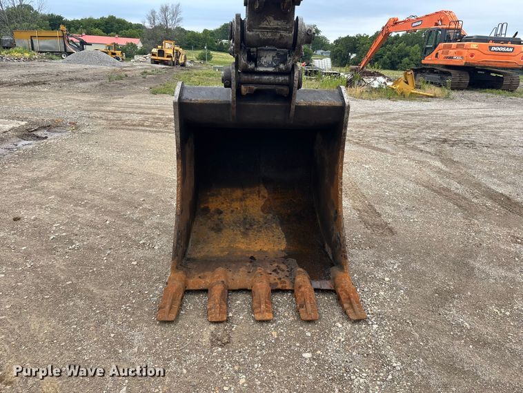 image for item FC4699 2005 Komatsu PC220LC-7L  excavator