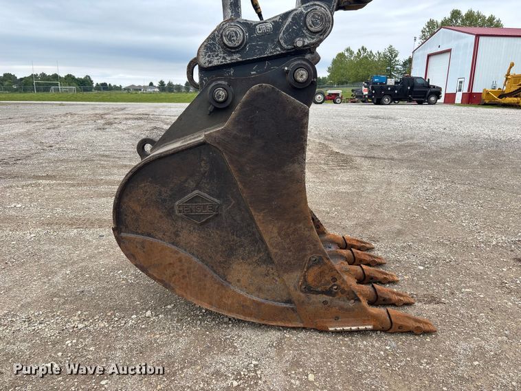 image for item FC4699 2005 Komatsu PC220LC-7L  excavator