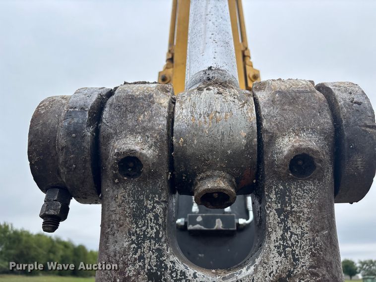 image for item FC4699 2005 Komatsu PC220LC-7L  excavator