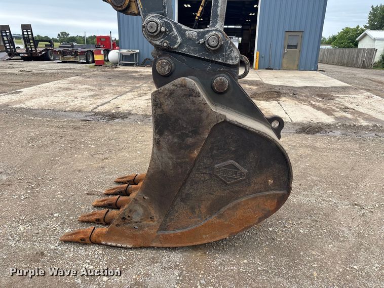 image for item FC4699 2005 Komatsu PC220LC-7L  excavator