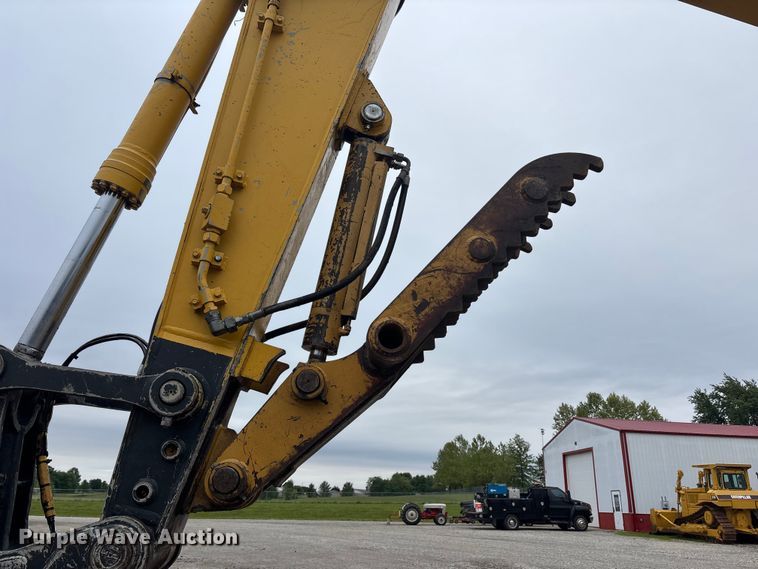 image for item FC4699 2005 Komatsu PC220LC-7L  excavator