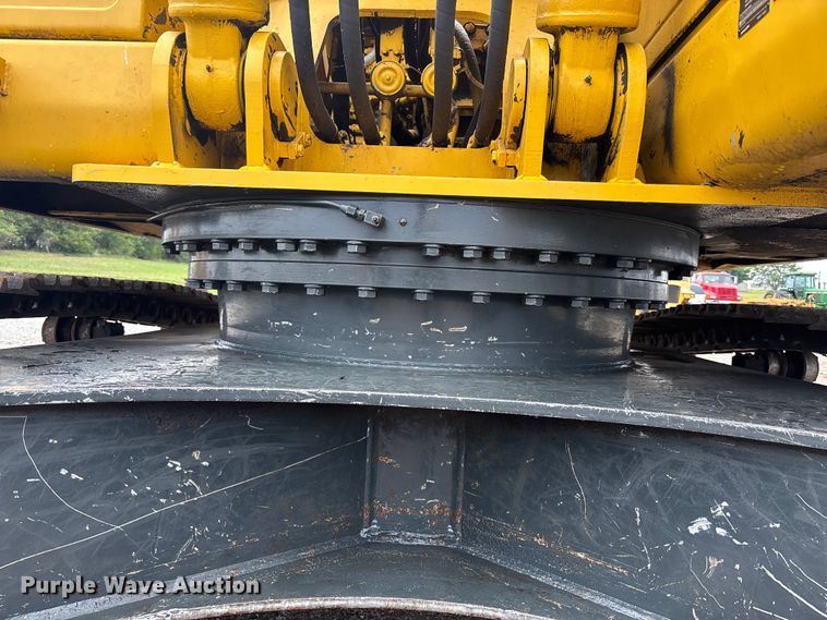 image for item FC4699 2005 Komatsu PC220LC-7L  excavator