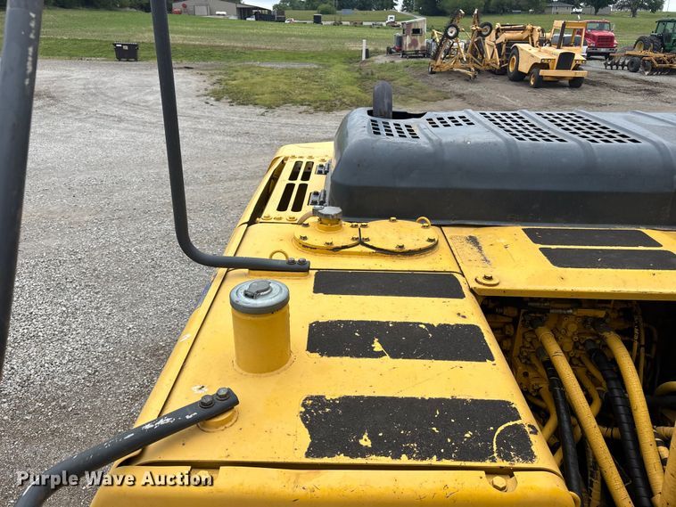 image for item FC4699 2005 Komatsu PC220LC-7L  excavator