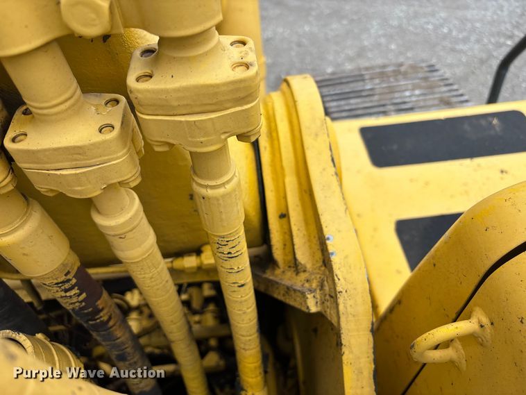image for item FC4699 2005 Komatsu PC220LC-7L  excavator