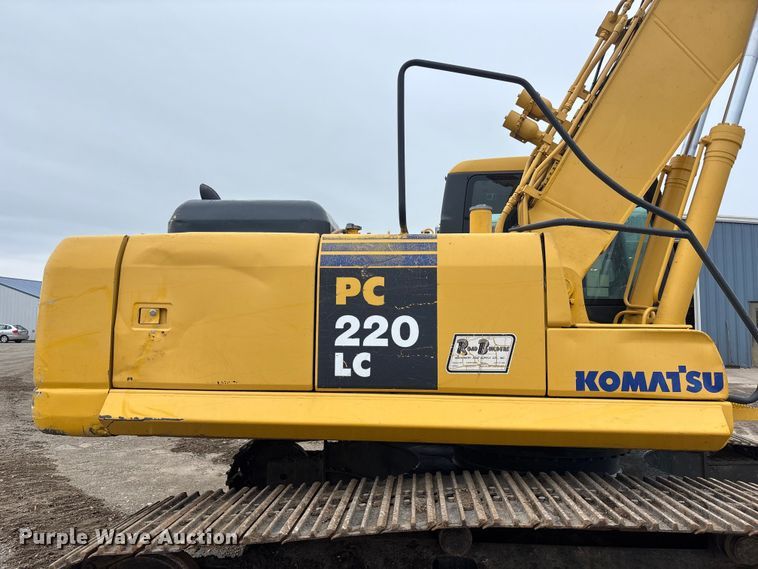 image for item FC4699 2005 Komatsu PC220LC-7L  excavator