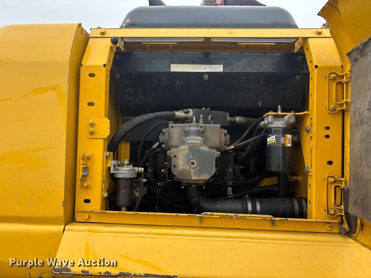 image for item FC4699 2005 Komatsu PC220LC-7L  excavator