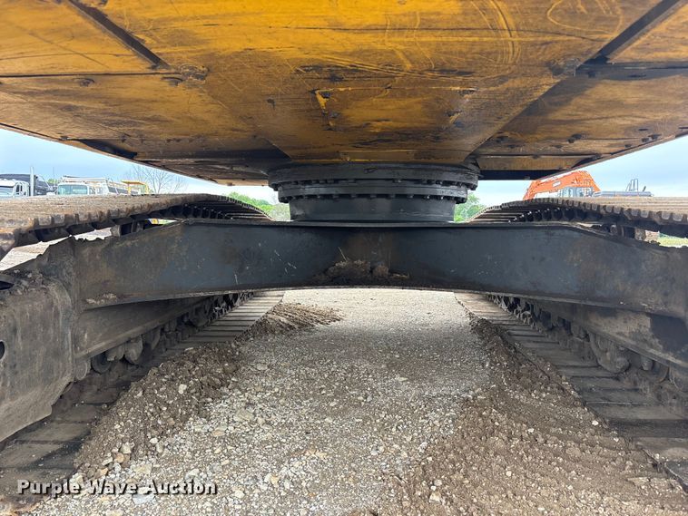 image for item FC4699 2005 Komatsu PC220LC-7L  excavator