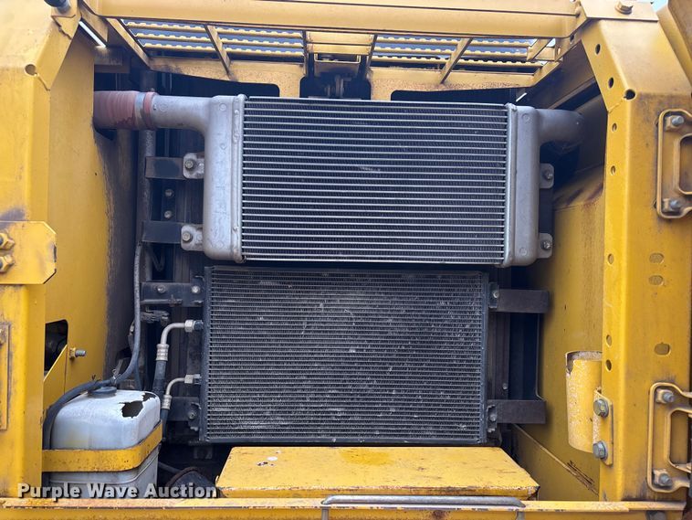 image for item FC4699 2005 Komatsu PC220LC-7L  excavator